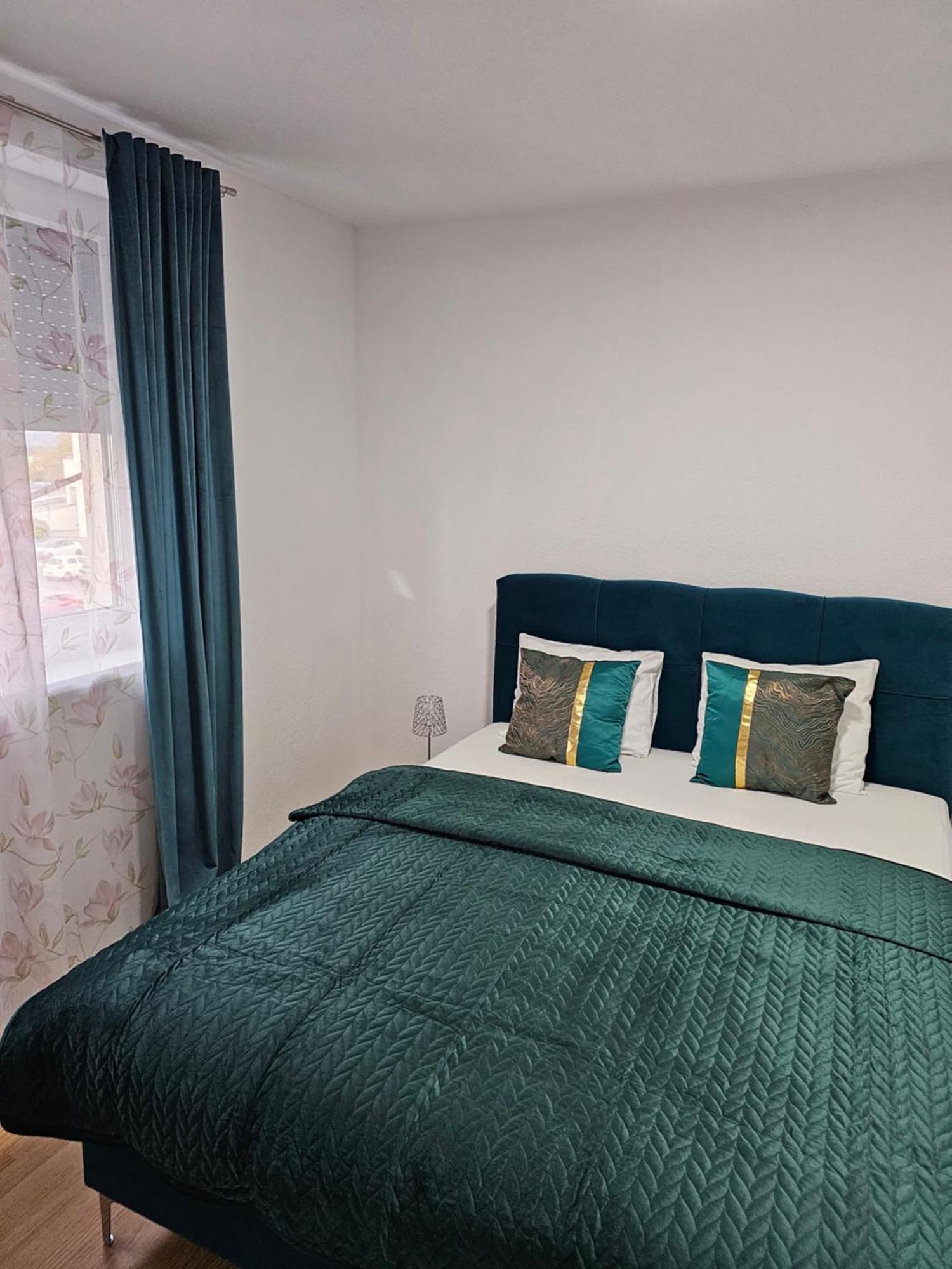 Muric Apartman 9 Любляна Экстерьер фото